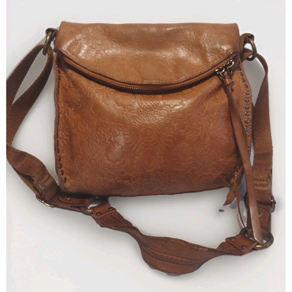 The SAK Women’s Silverlake Leather Crossbody Bag Embossed With Studs